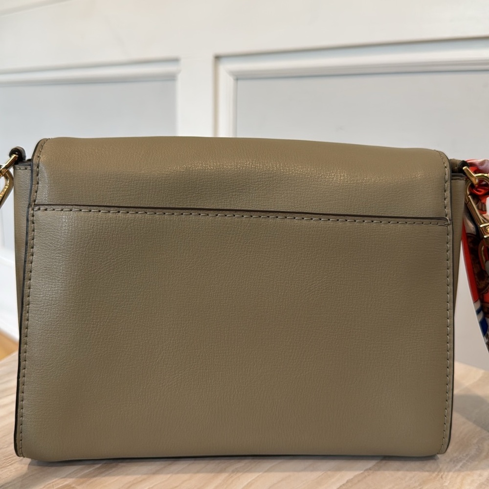 Michael Kors Bag Military Green Flap Crossbody with Gold Hardware - Picture 6 of 17